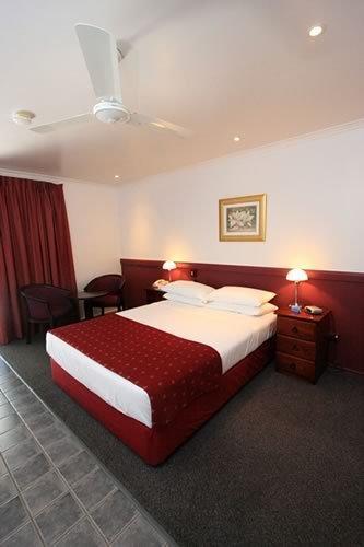Central Studio Accommodation Гладстон Номер фото